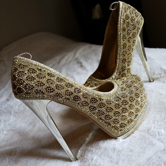 Heels - Picture 2 of 4